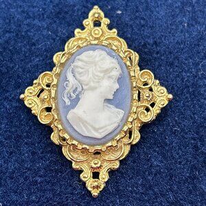 Gerry Vintage Gold Tone White Blue Carved Cameo Brooch Edwardian